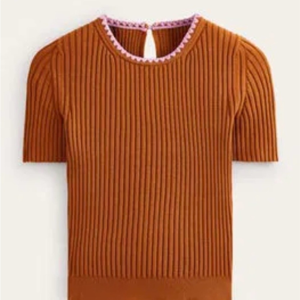 Boden Ribbed Scoop-Neck Short Sleeve Sweater in Burnt Orange with Pink Trim
